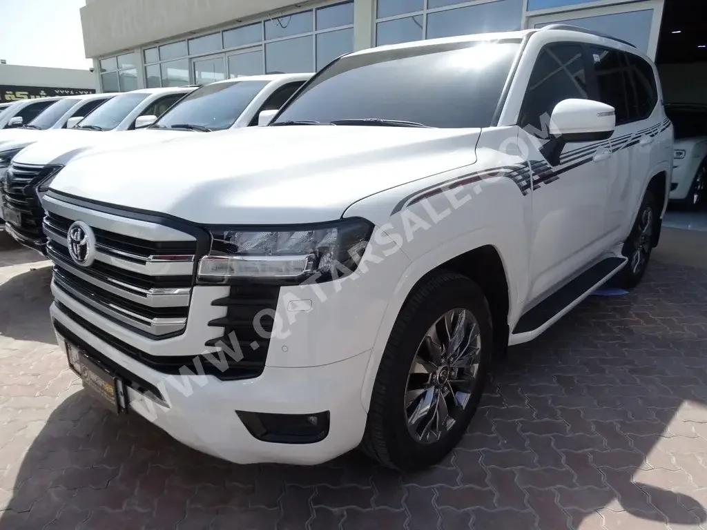 Toyota  Land Cruiser  GXR Twin Turbo  2022  Automatic  14,000 Km  6 Cylinder  Four Wheel Drive (4WD)  SUV  White  With Warranty