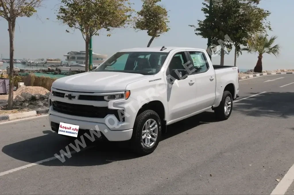 Chevrolet  Silverado  RST  2023  Automatic  0 Km  8 Cylinder  Four Wheel Drive (4WD)  Pick Up  White  With Warranty