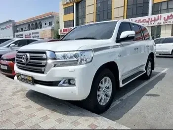 Toyota  Land Cruiser  VXR  2020  Automatic  117,000 Km  8 Cylinder  Four Wheel Drive (4WD)  SUV  White  With Warranty