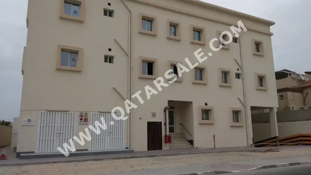 Buildings, Towers & Compounds - Hotel Apartment  - Doha  - Fereej Kulaib  For Sale