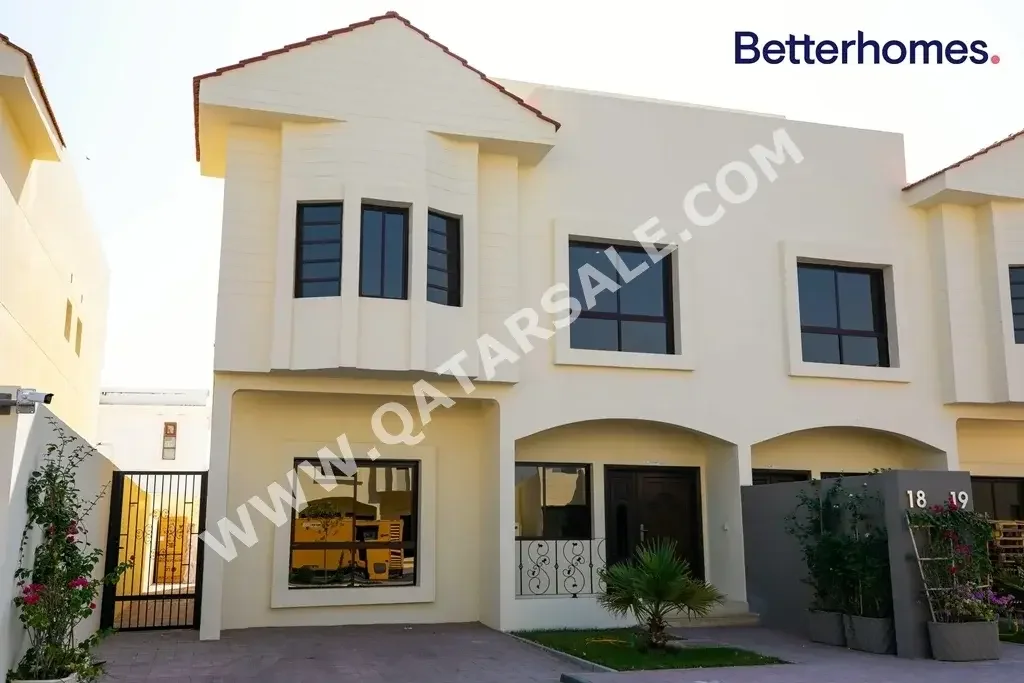 4 Bedrooms  Apartment  For Rent  in Doha -  Al Maamoura  Fully Furnished