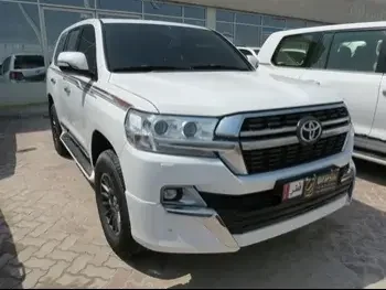Toyota  Land Cruiser  GXR  2020  Automatic  70,000 Km  8 Cylinder  Four Wheel Drive (4WD)  SUV  White  With Warranty