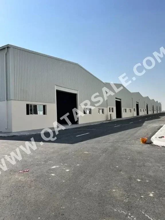 Warehouses & Stores - Al Wakrah  - Barkit Al Awamer