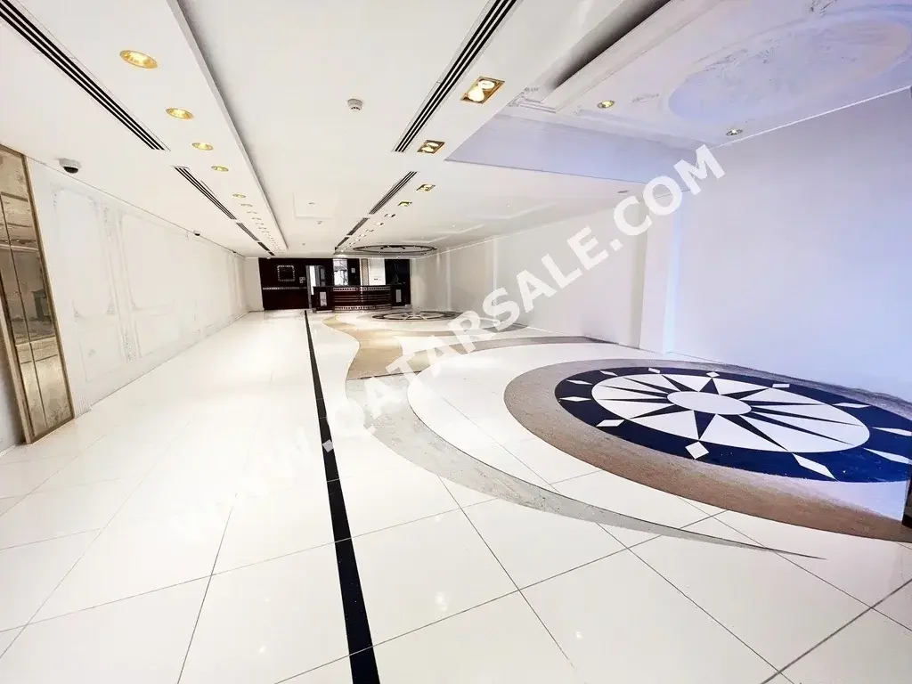 Commercial Shops - Semi Furnished  - Doha  For Rent  - Al Maamoura