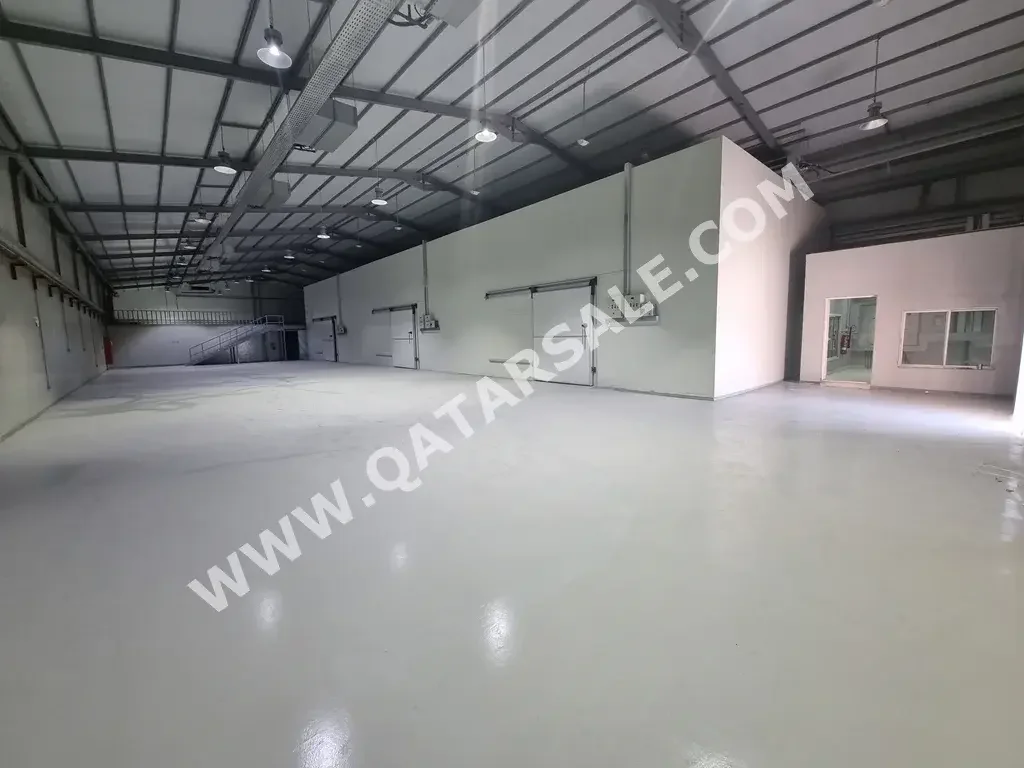 Warehouses & Stores - Doha  - Industrial Area  -Area Size: 1200 Square Meter