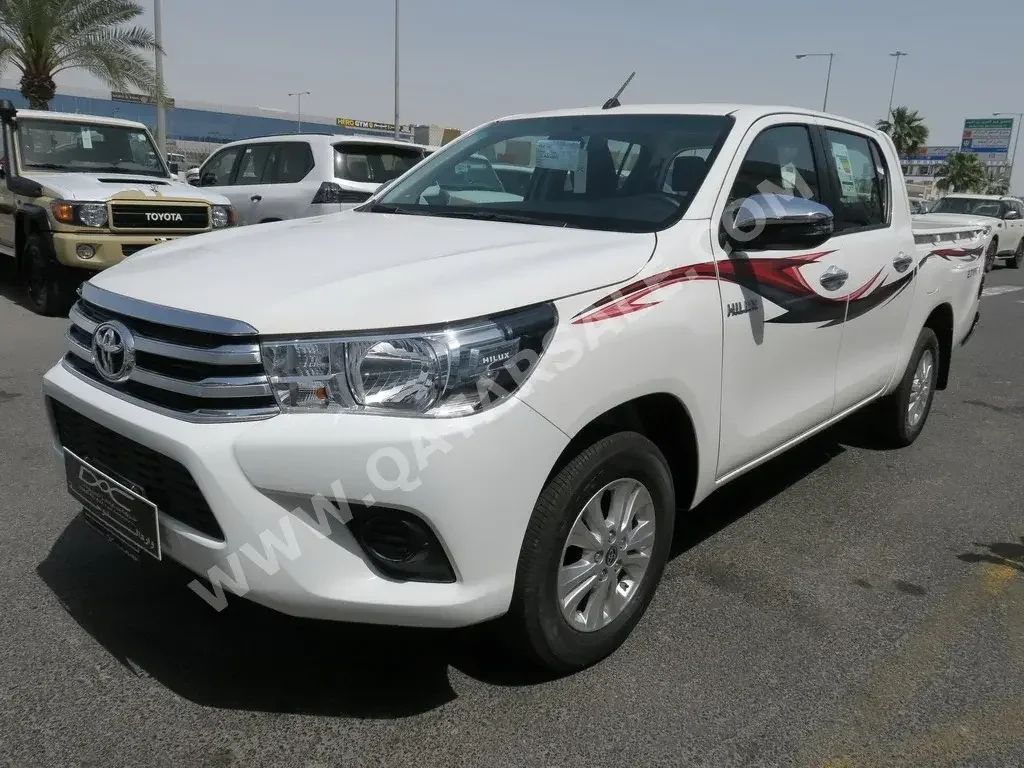 Toyota  Hilux  2023  Automatic  0 Km  4 Cylinder  Four Wheel Drive (4WD)  Pick Up  White  With Warranty