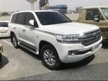 Toyota  Land Cruiser  VXR  2021  Automatic  117,000 Km  8 Cylinder  Four Wheel Drive (4WD)  SUV  White  With Warranty