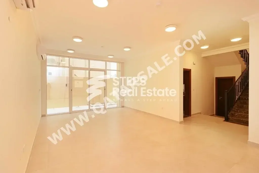 Family Residential  - Semi Furnished  - Al Rayyan  - Abu Hamour  - 4 Bedrooms