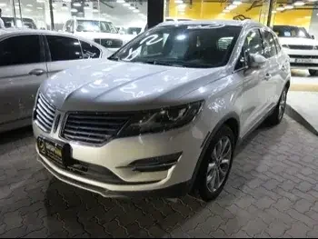 Lincoln  MKC  2015  Automatic  126,926 Km  4 Cylinder  All Wheel Drive (AWD)  SUV  White  With Warranty