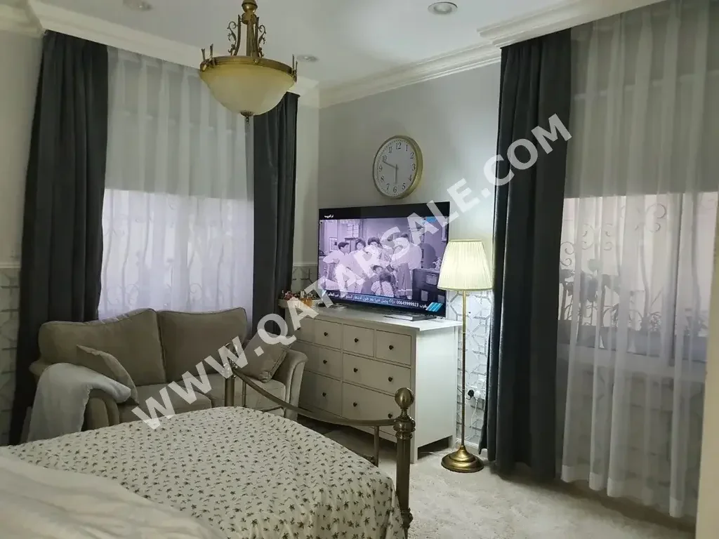 6 Bedrooms  Apartment  For Sale  in Al Wakrah -  Al Wakrah  Not Furnished
