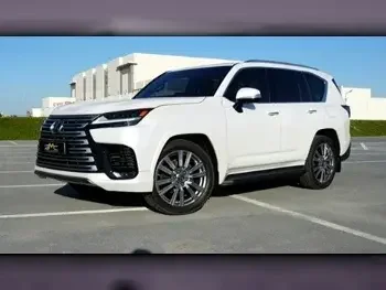 Lexus  LX  600 VIP  2022  Automatic  18,000 Km  6 Cylinder  All Wheel Drive (AWD)  SUV  White  With Warranty