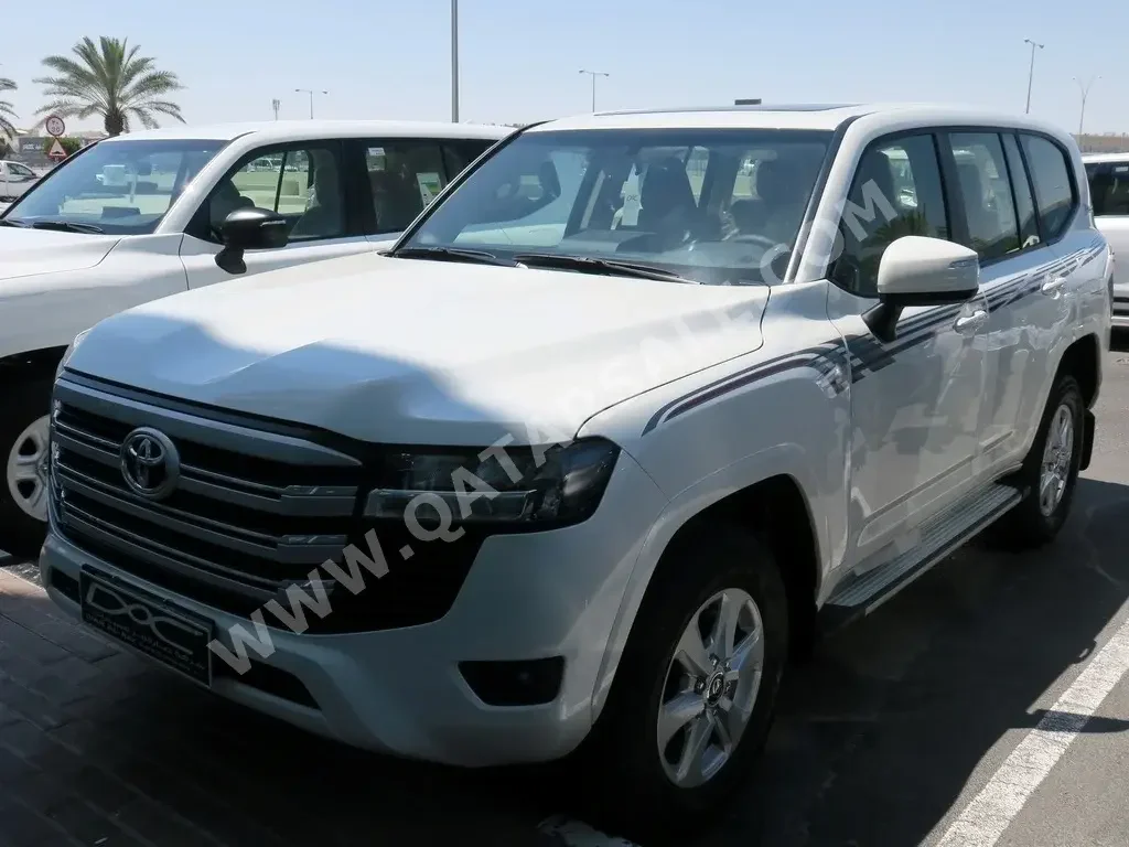 Toyota  Land Cruiser  GXR  2022  Automatic  0 Km  6 Cylinder  Four Wheel Drive (4WD)  SUV  White  With Warranty