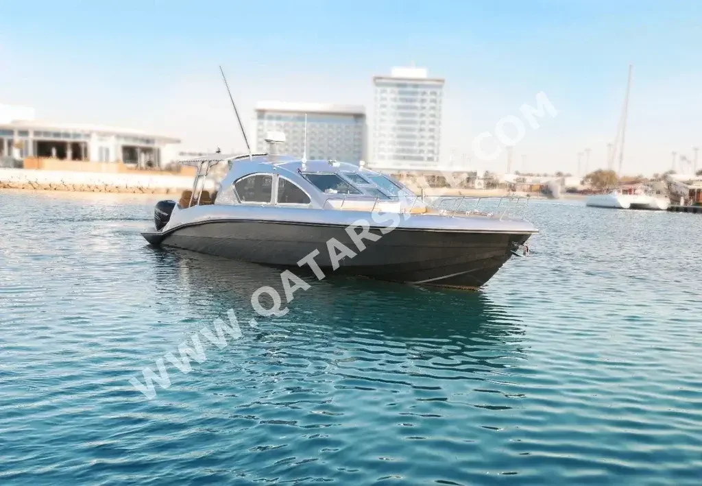 قوارب صيد وشراعية - حالول  - قطر  - 2020  - رمادي + ابيض