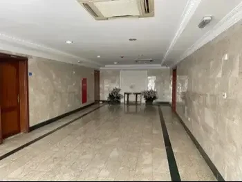 2 غرف نوم  شقة  للايجار  في الدوحة -  فريج عبد العزيز  غير مفروشة