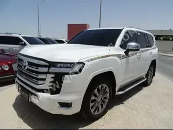  Toyota  Land Cruiser  VX Twin Turbo  2022  Automatic  46,000 Km  6 Cylinder  Four Wheel Drive (4WD)  SUV  White  With Warranty