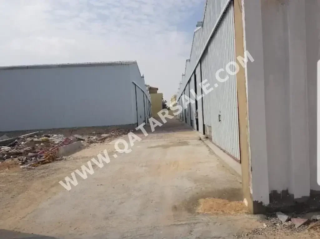 Warehouses & Stores - Al Rayyan  - Al Gharrafa  -Area Size: 150 Square Meter