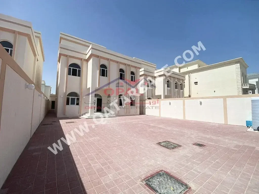 Family Residential  - Not Furnished  - Al Daayen  - Umm Qarn  - 9 Bedrooms