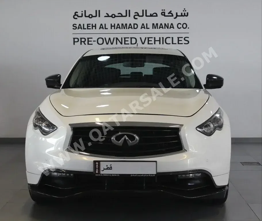 Infiniti  FX  50  2013  Automatic  93,000 Km  8 Cylinder  Front Wheel Drive (FWD)  SUV  White  With Warranty