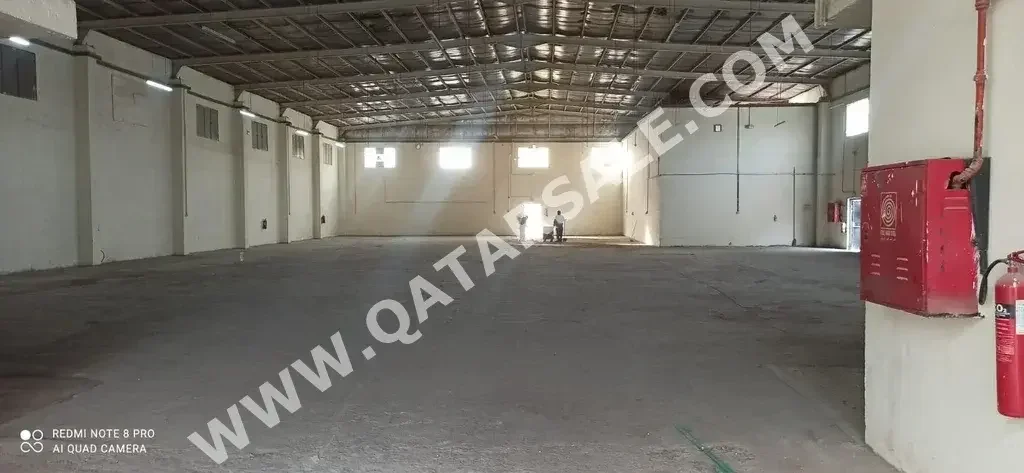 Warehouses & Stores - Doha  - Industrial Area  -Area Size: 1800 Square Meter