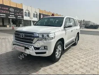 Toyota  Land Cruiser  GXR  2019  Automatic  118,000 Km  8 Cylinder  Four Wheel Drive (4WD)  SUV  White  With Warranty