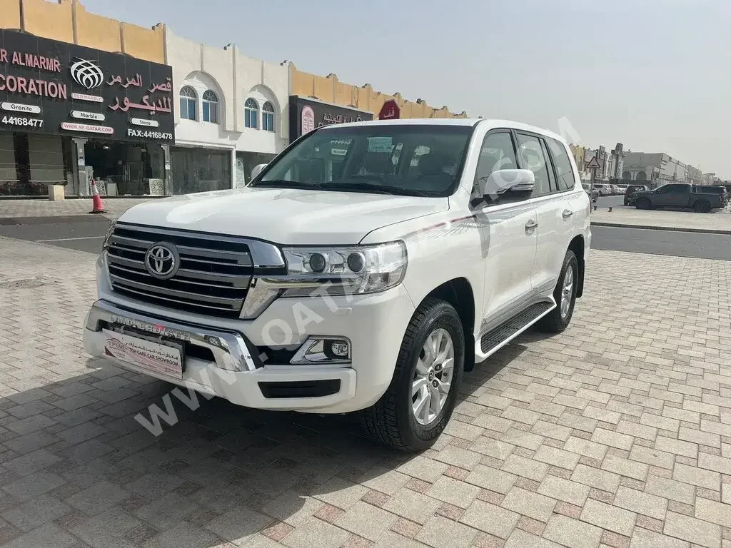 Toyota  Land Cruiser  GXR  2019  Automatic  118,000 Km  8 Cylinder  Four Wheel Drive (4WD)  SUV  White  With Warranty