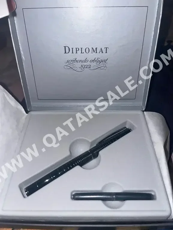 Diplomat  Black -  Year 2010  Fountain Pen