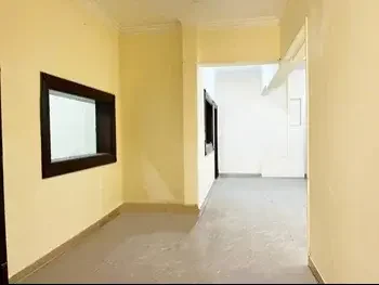 3 غرف نوم  شقة  للايجار  في الدوحة  غير مفروشة