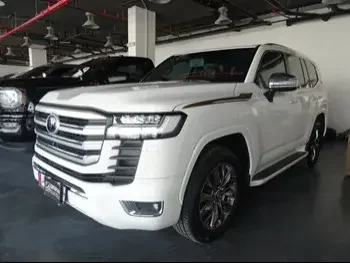 Toyota  Land Cruiser  VXR Twin Turbo  2022  Automatic  18,000 Km  6 Cylinder  Four Wheel Drive (4WD)  SUV  White  With Warranty