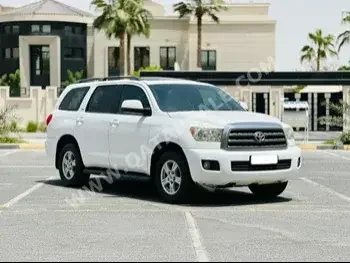 Toyota  Sequoia  SR5  2013  Automatic  440,000 Km  8 Cylinder  Four Wheel Drive (4WD)  SUV  White