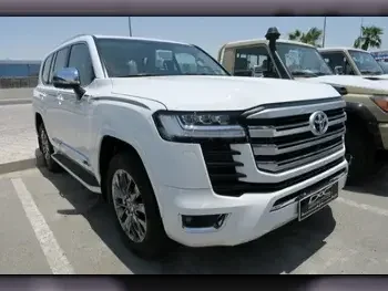 Toyota  Land Cruiser  VX Twin Turbo  2022  Automatic  11,000 Km  6 Cylinder  Four Wheel Drive (4WD)  SUV  White  With Warranty
