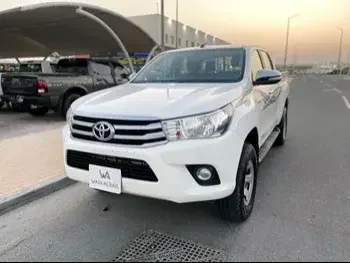 Toyota  Hilux  2017  Manual  132,000 Km  4 Cylinder  Four Wheel Drive (4WD)  Pick Up  White  With Warranty