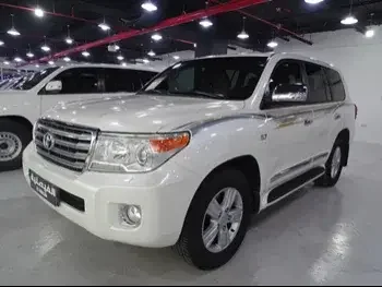 Toyota  Land Cruiser  VXR  2014  Automatic  171,000 Km  8 Cylinder  Four Wheel Drive (4WD)  SUV  White  With Warranty