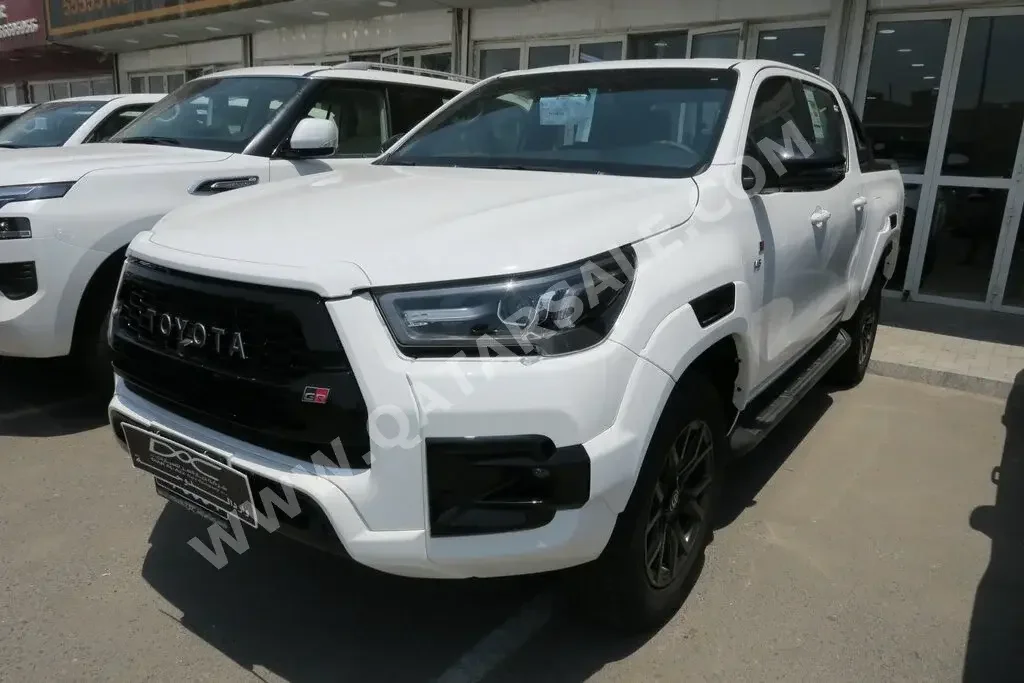 Toyota  Hilux  GR Sport  2023  Automatic  0 Km  6 Cylinder  Four Wheel Drive (4WD)  Pick Up  White  With Warranty