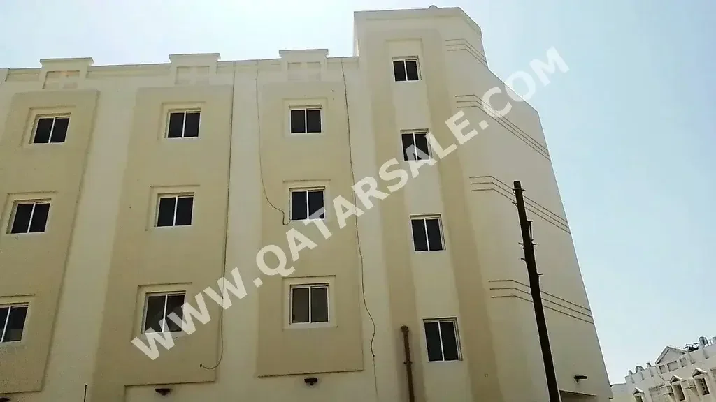 مباني ,ابراج ومجمعات - سكن عائلي  - الدوحة  - مدينة خليفة الجنوبية  للبيع