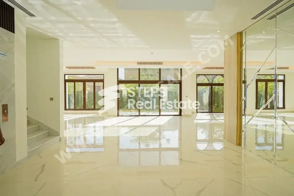 Family Residential  - Semi Furnished  - Doha  - The Pearl  - 4 Bedrooms