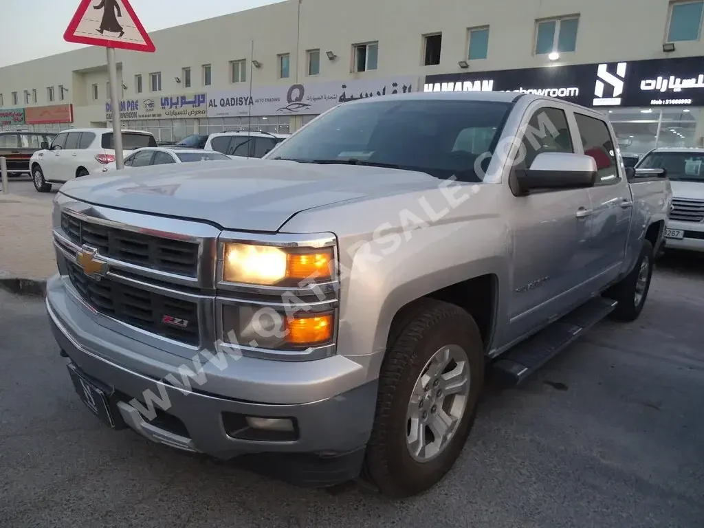 Chevrolet  Silverado  2015  Automatic  274,000 Km  8 Cylinder  Four Wheel Drive (4WD)  Pick Up  Silver  With Warranty