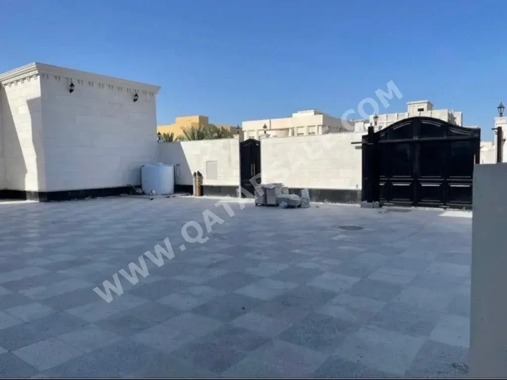 Family Residential  - Not Furnished  - Al Daayen  - Al Khisah  - 9 Bedrooms