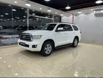 Toyota  Sequoia  SR5  2013  Automatic  333,000 Km  8 Cylinder  Four Wheel Drive (4WD)  SUV  White  With Warranty
