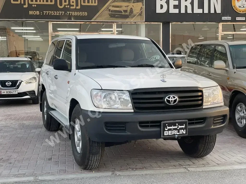 Toyota  Land Cruiser  G  2006  Automatic  336,000 Km  6 Cylinder  Four Wheel Drive (4WD)  SUV  White  With Warranty