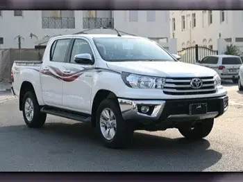 Toyota  Hilux  2020  Automatic  3,000 Km  4 Cylinder  Four Wheel Drive (4WD)  Pick Up  White  With Warranty