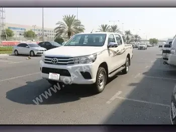 Toyota  Hilux  2017  Automatic  60,570 Km  4 Cylinder  Four Wheel Drive (4WD)  Pick Up  White  With Warranty