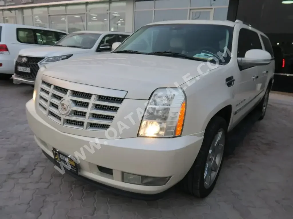 Cadillac  Escalade  EXT  2012  Automatic  253,000 Km  8 Cylinder  Four Wheel Drive (4WD)  Pick Up  White  With Warranty