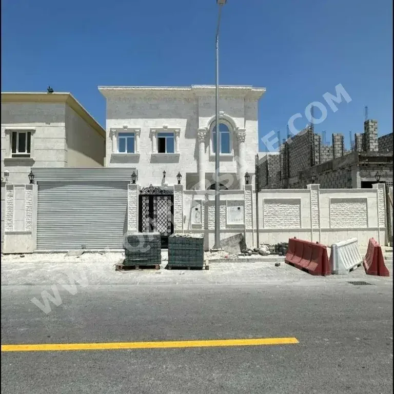 Family Residential  Not Furnished  Al Rayyan  Izghawa  9 Bedrooms