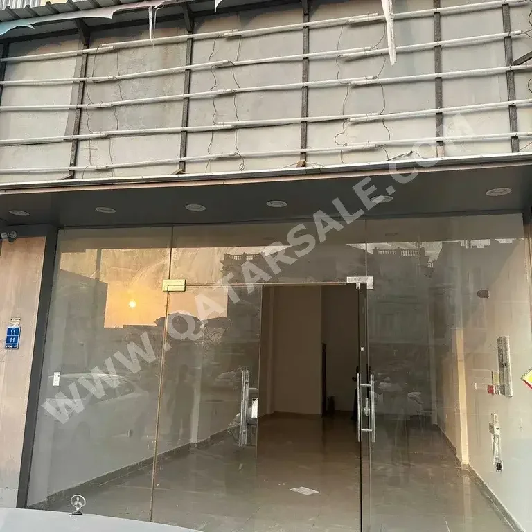 Commercial Shops - Not Furnished  - Doha  For Rent  - Madinat Khalifa North