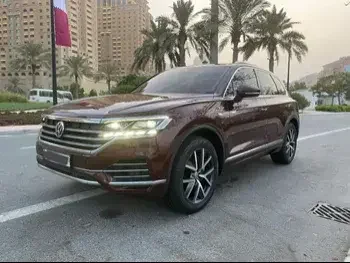 Volkswagen  Touareg  Highline plus  2020  Automatic  50,000 Km  6 Cylinder  Four Wheel Drive (4WD)  SUV  Maroon  With Warranty