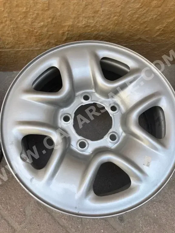Wheel Rims Toyota  Steel /  17''  Silver  2012  4  5  diesel