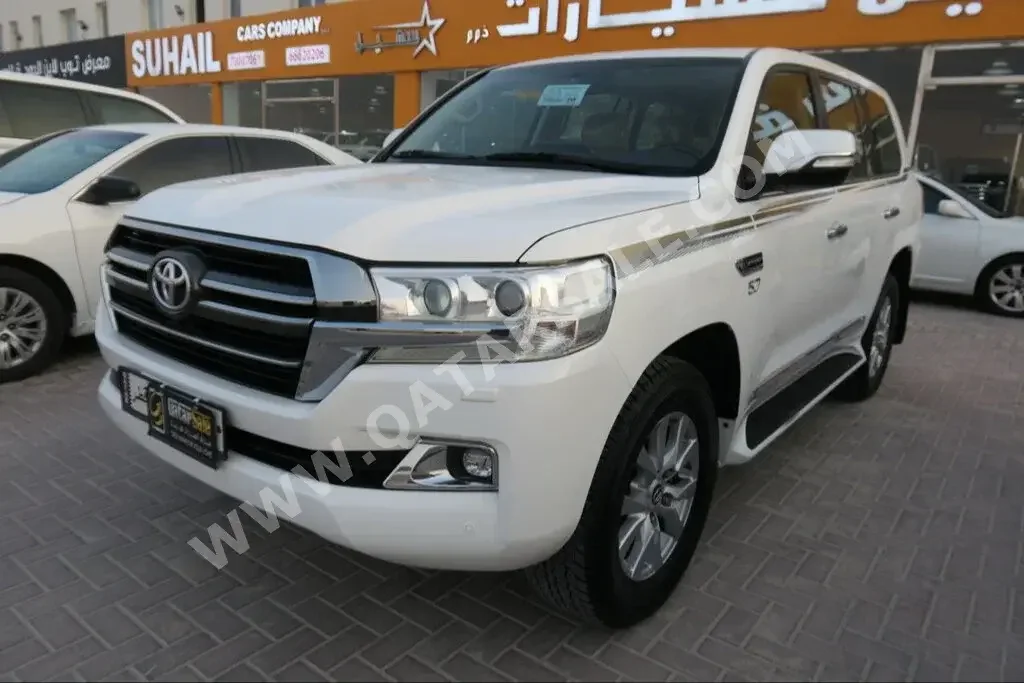 Toyota  Land Cruiser  VXR  2021  Automatic  120,000 Km  8 Cylinder  Four Wheel Drive (4WD)  SUV  White  With Warranty