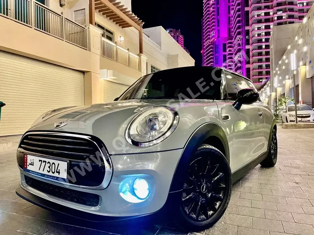 Mini  Cooper  2016  Automatic  79,000 Km  4 Cylinder  Front Wheel Drive (FWD)  Hatchback  Silver  With Warranty