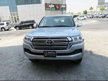 Toyota  Land Cruiser  GXR  2021  Automatic  122,000 Km  6 Cylinder  Four Wheel Drive (4WD)  SUV  Silver  With Warranty