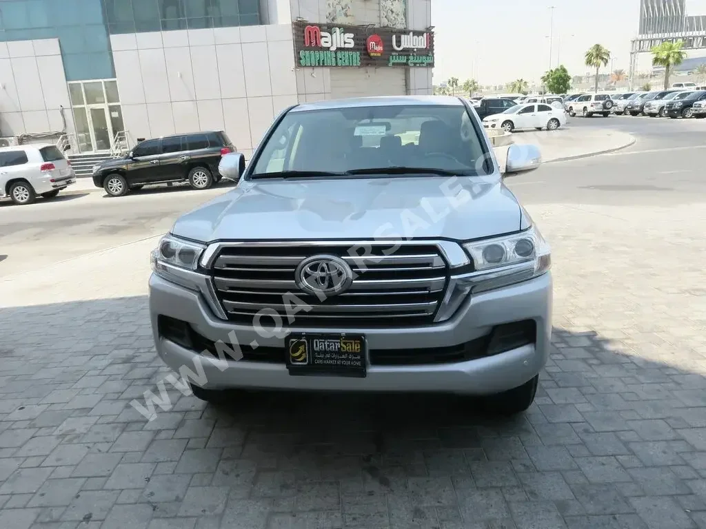 Toyota  Land Cruiser  GXR  2021  Automatic  122,000 Km  6 Cylinder  Four Wheel Drive (4WD)  SUV  Silver  With Warranty